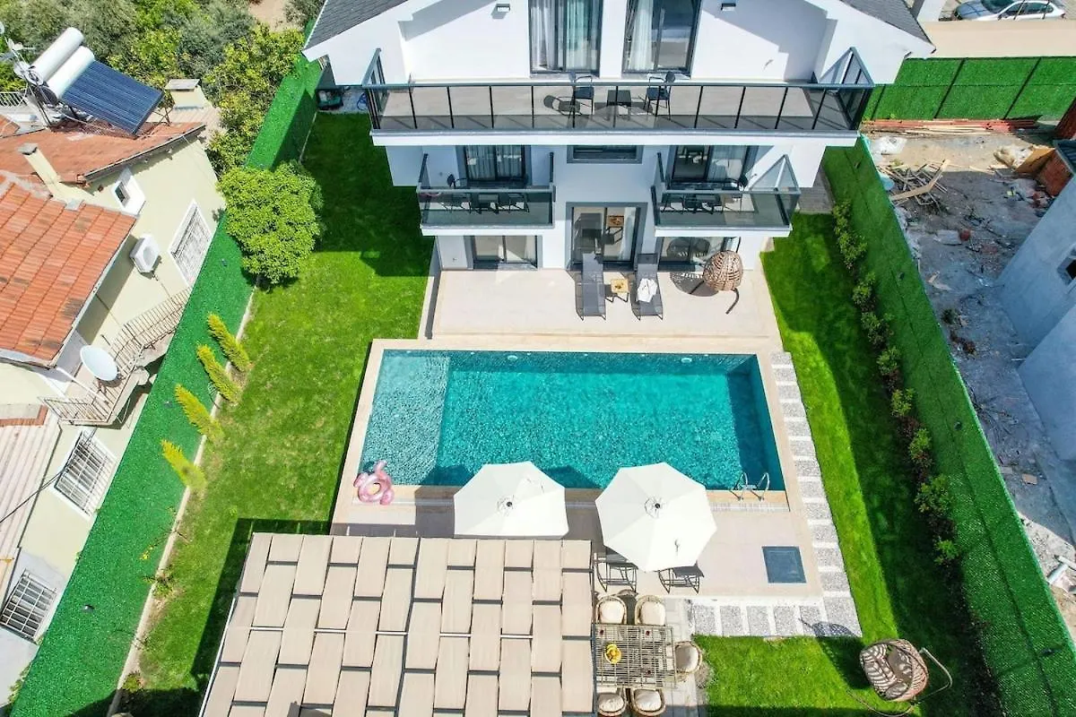 Bendis - Villa For 8 People In The Center Of Fethiye