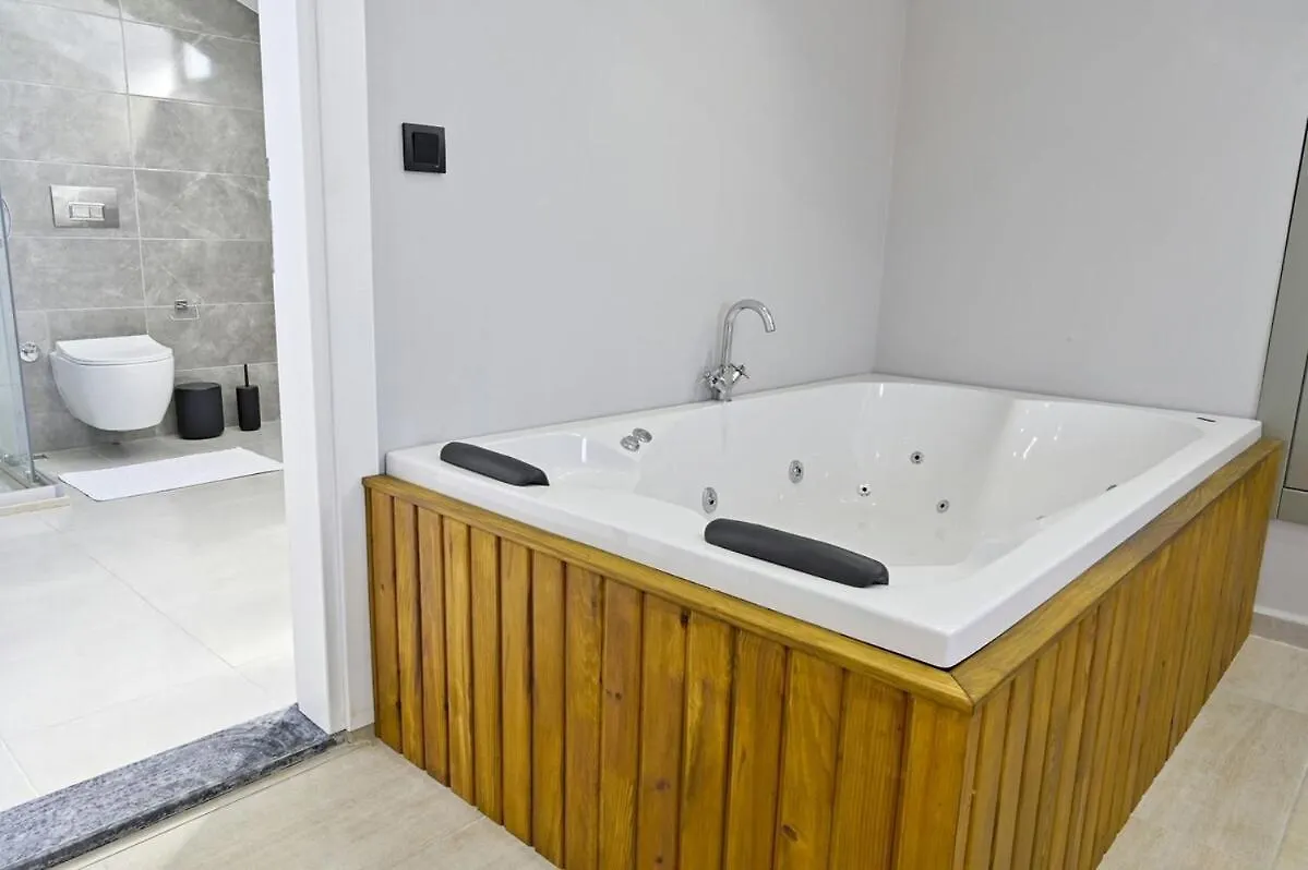 Bendis - Villa For 8 People In The Center Of Fethiye