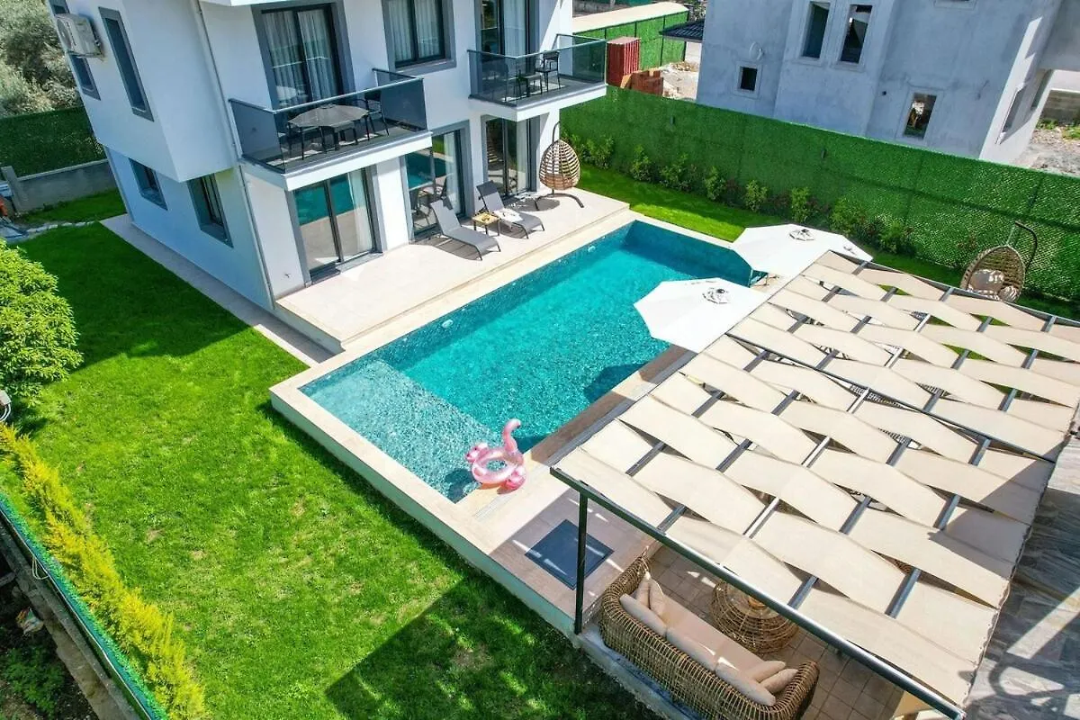 Bendis - Villa For 8 People In The Center Of Fethiye